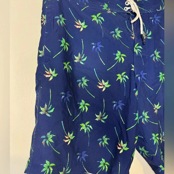 American Eagle Swim Trunks Tree desing size L - Picture 4 of 14